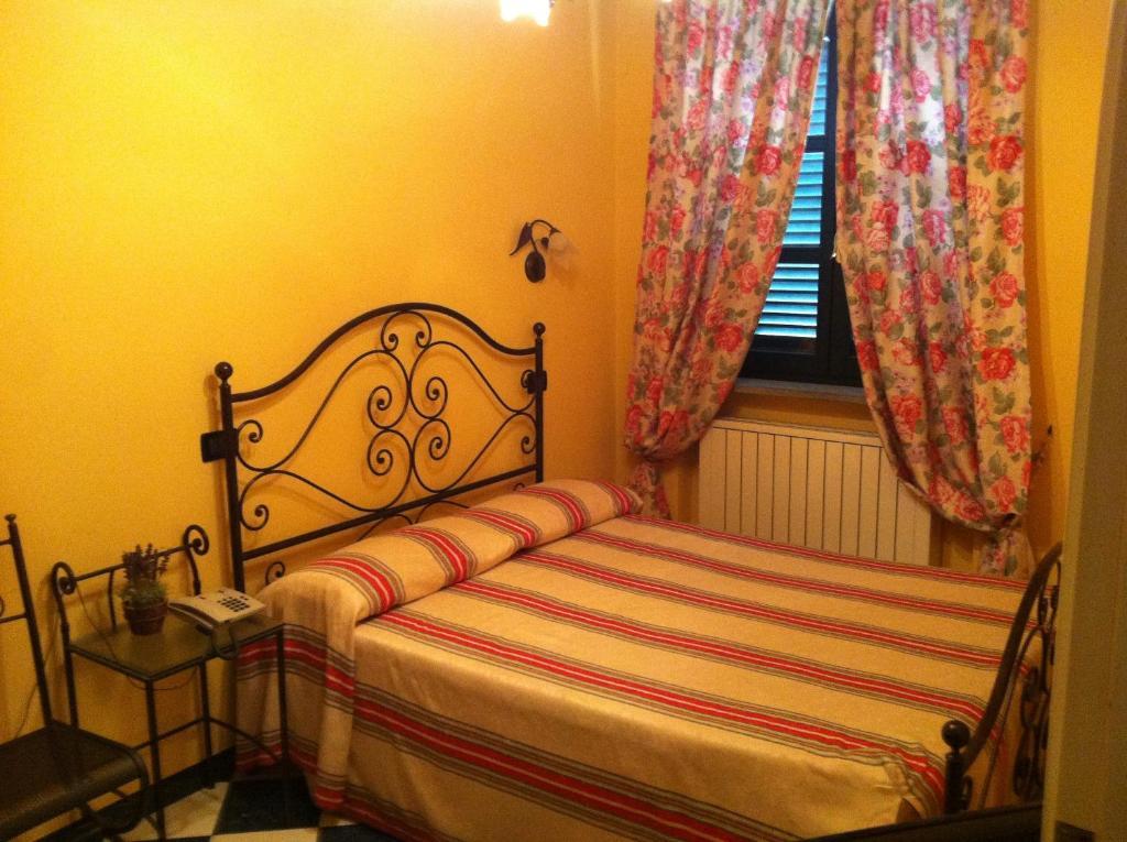 Le Lanterne Hotel Borgo San Dalmazzo Cameră foto
